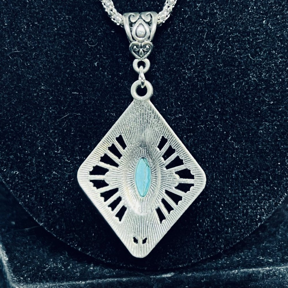 Silver Tone Snake Chain Necklace With Diamond Shape Pendant - Picture 5 of 6